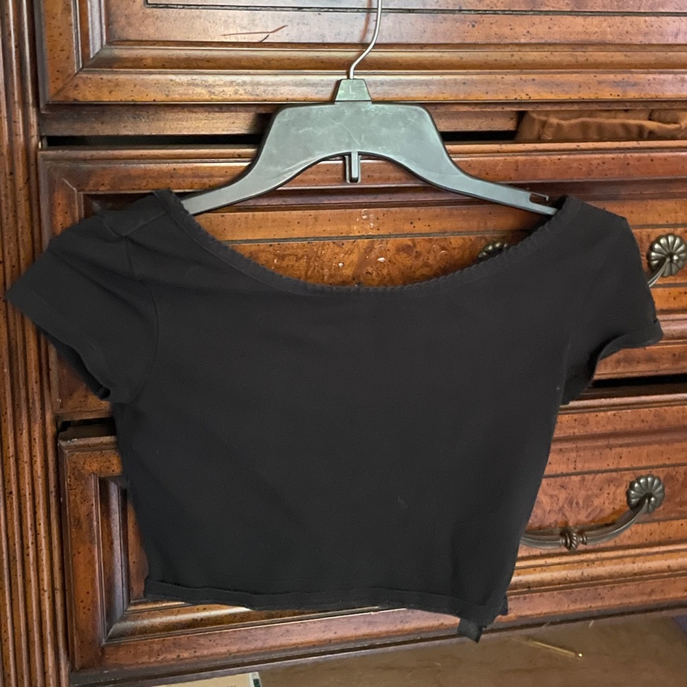 black crop top